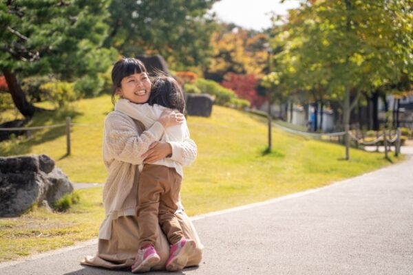 男の子と女の子で表現が違う!? 子どもの「ママ大好き」 